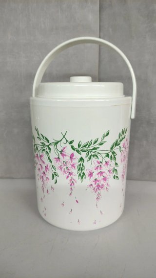 Cubitera con diseño floral. A estrenar. Vintage
