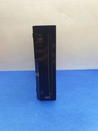 NINTENDO WII NEGRA CON FALLO DE IMAGEN Y SIN TAPA