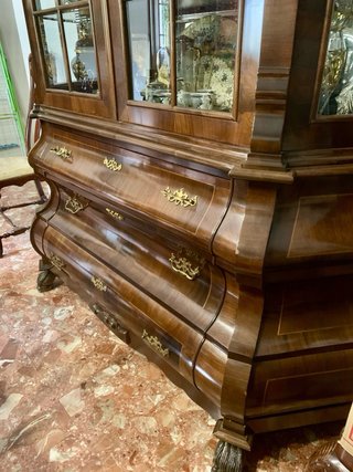 Vitrina de madera y cristal siglo XX