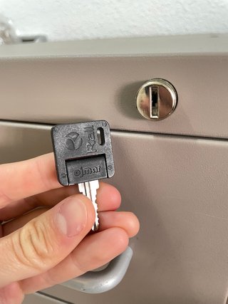 Cajonera metálica oficina con llave y 3 cajones