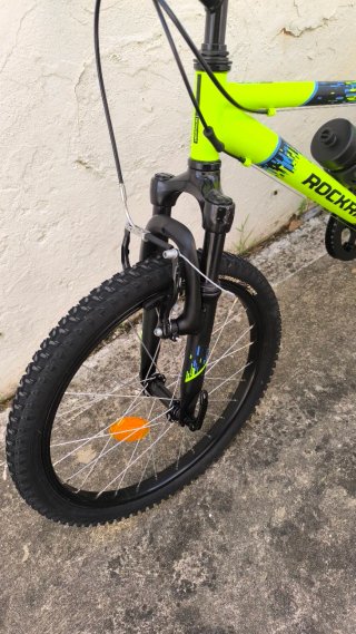 Bicicleta Rockrider ST500 de 20 pulgadas.