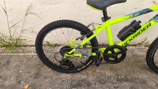 Bicicleta Rockrider ST500 de 20 pulgadas.