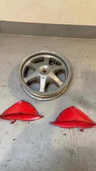 Piezas Yamaha Jog R: Llanta y Carenados Rojos