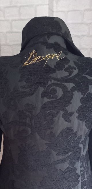 ABRIGO DESIGUAL