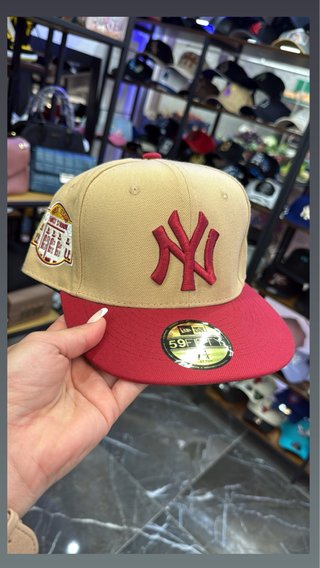 Gorra New Era Yankees Beige y Roja