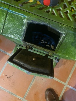 Estufa antigua carbón Art Decó verde