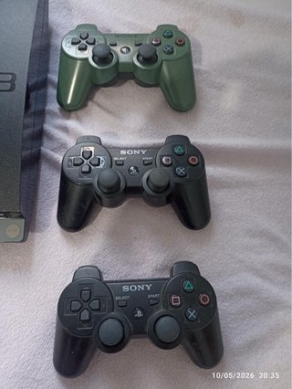 Ps3 250gb + 3 mando