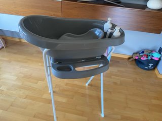 Bañera marca bebejou para bebé con soporte