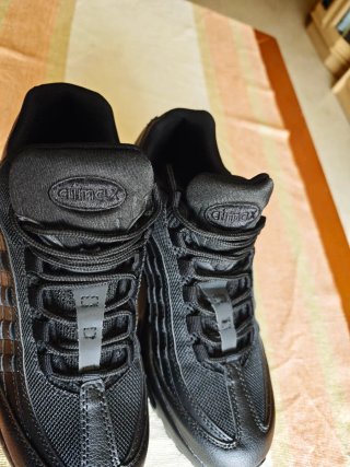 Nike Air Max 95 Negras