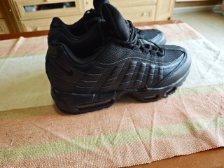 Nike Air Max 95 Negras