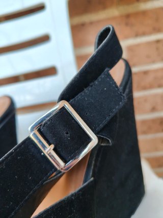 Sandalias de cuña negras