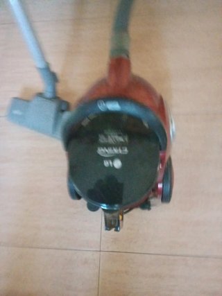 Aspiradora LG Roja