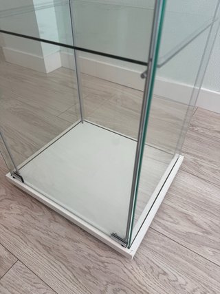Vitrina de cristal y metal
