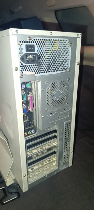 Torre PC LG Beige