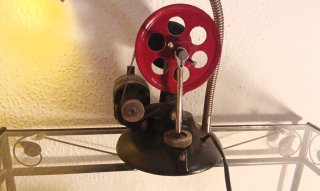 Lámpara, Antigua Máquina de Coser Medias