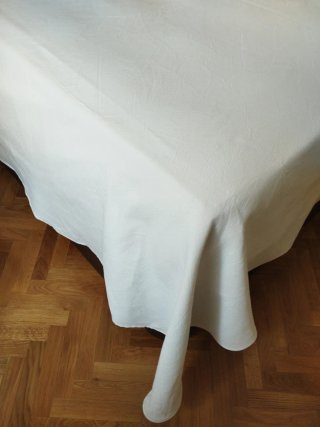 Colcha y cojines decorativos