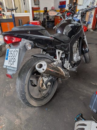 Daelim Roadwin 125 Negra