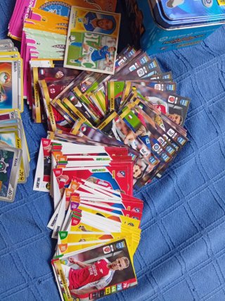 Lote cromos Pokémon y fútbol