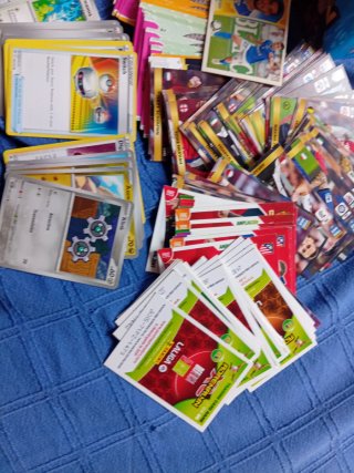 Lote cromos Pokémon y fútbol