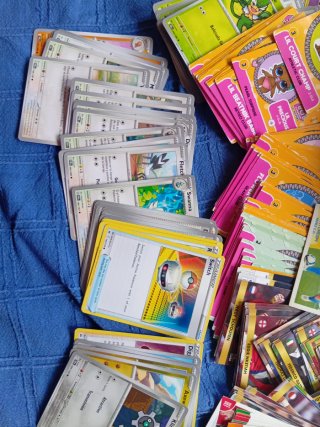 Lote cromos Pokémon y fútbol