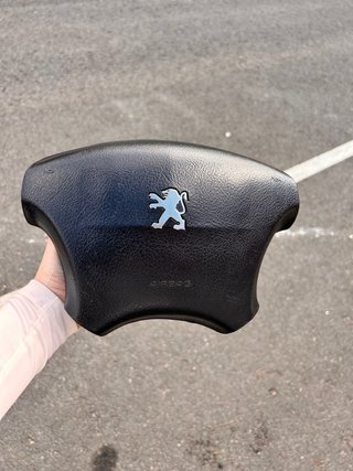 Volante Deportivo Peugeot Piel Perforada OEM