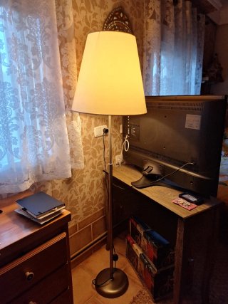 Lámpara de pie para salón o habitación
