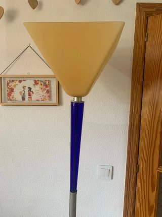 Lámpara de pie diseño. Pantalla cristal de Murano