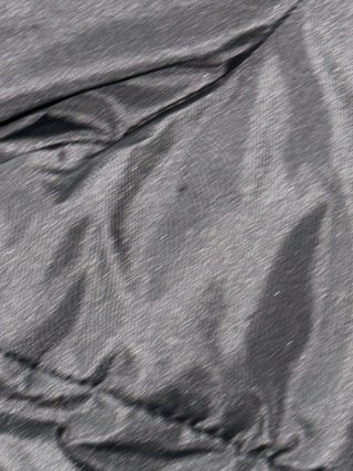Chaqueta acolchada negra con capucha