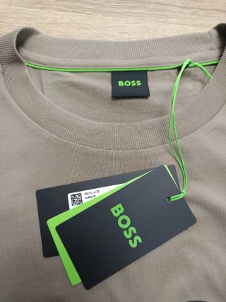 Camiseta BOSS Beige Logo Grande