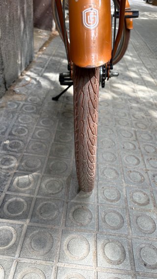 Bicicleta de paseo naranja