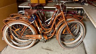 Bicicleta de paseo naranja