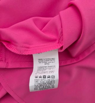 Blusa fucsia hombros descubiertos