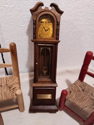 Mesa y 6 Sillas Casa Muñecas Madera