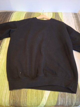 Sudadera negra hombre sin capucha