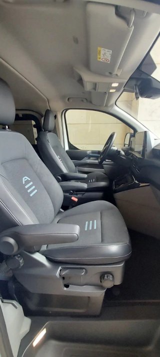 Ford Tourneo Custom 2025