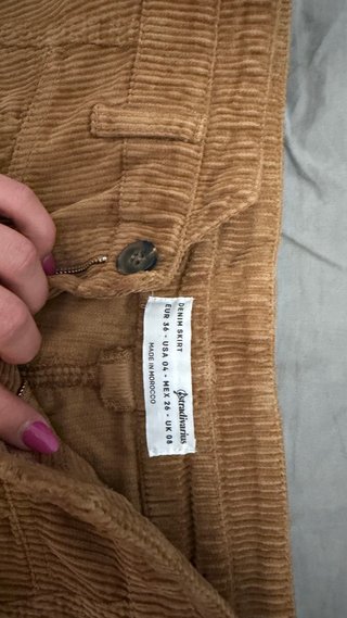 Falda pana Stradivarius marrón corta