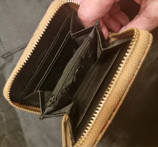 Portafoglio in sughero con zip e fantasia floreale