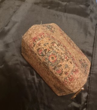 Portafoglio in sughero con zip e fantasia floreale