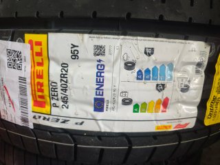 Neumático Pirelli P ZERO 245/40ZR20 95Y