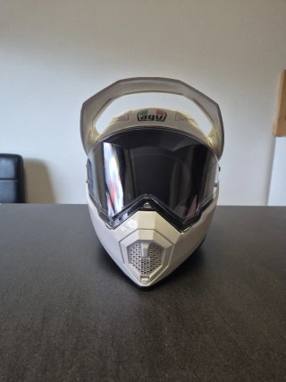 Casco AGV AX9