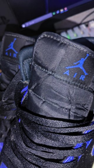 Jordan 1 Mid Royal Blue