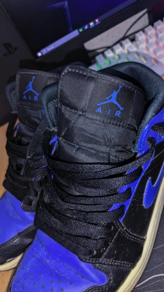 Jordan 1 Mid Royal Blue