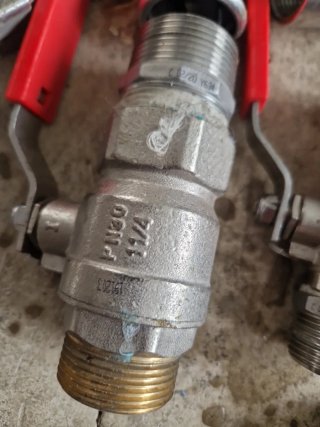 Llaves de corte y empalmes inox