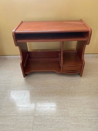 Mesa de ordenador de madera