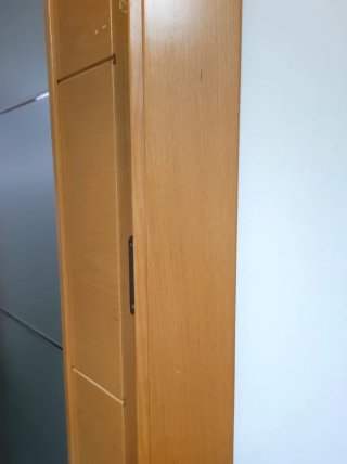 Puerta madera maciza con cristal