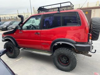 Nissan Terrano II   2.4 gasolina