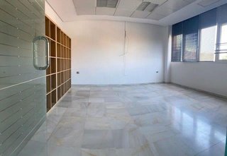 Oficina en alquiler en La Calzada en Sevilla