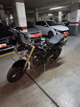Triumph Street Triple 675 Negra