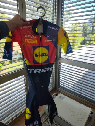 4 Monos originales world tour Lidl Trek Talla S