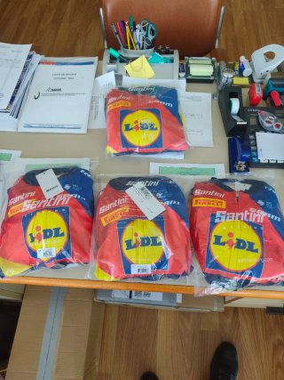 4 Monos originales world tour Lidl Trek Talla S